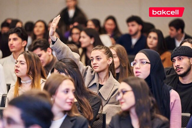 Bakcell və Gənclər Fondu "İnnovasiya və Süni İntellekt" üzrə təqaüd proqramını elan edir