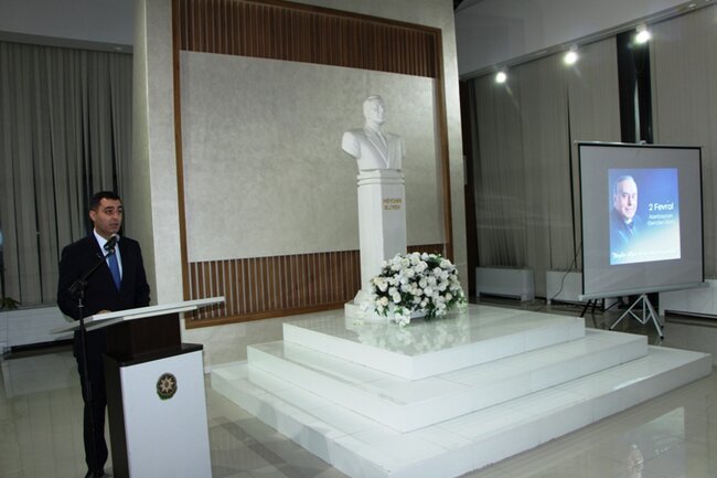 Yevlaxda 2 Fevral Gənclər günü münasibətilə "Ulu Öndər Heydər Əliyev və Azərbaycan gəncliyi" mövzusunda tədbir keçirilib