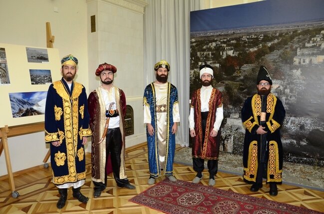 E.Həbibullayev:"Kitabda qələbəmiz və Prezident İlham Əliyevin siyasəti haqqında uşaqların anlaya biləcəyi tərzdə məlumatlar verilir"