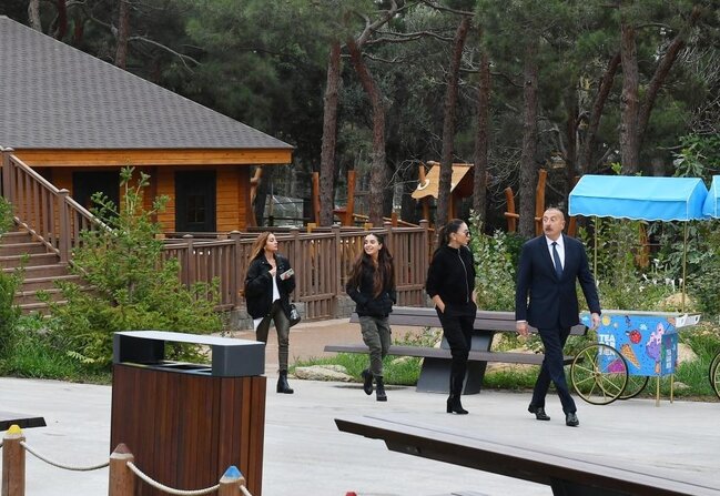 Prezidentlə ailəsi zooparkın açılışında - FOTOLAR