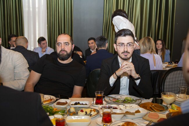 6-cı "Yerli şirkətlərin tanıtım sərgisi"nin iştirakçıları ilə görüş baş tutdu - FOTO