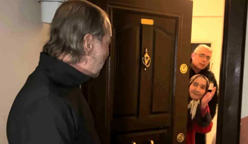 Altsheymer xəstəsi ana oğlunu tanımadığı üçün evə buraxmadı - VİDEO