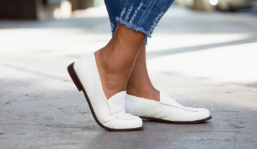 90-cı illər geri döndü: 2026-nın yazında sınamağa dəyər ayaqqabılar (FOTO)