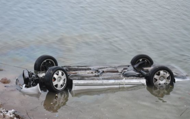 Maşın su arxına aşdı - Sürücü öldü