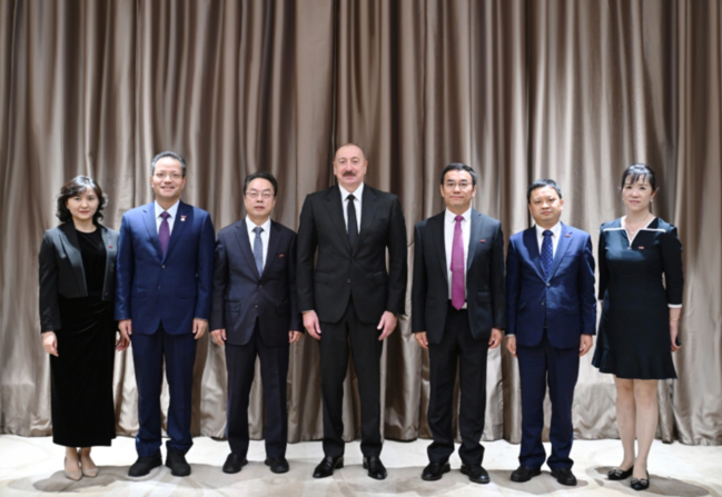 İlham Əliyev Tiencində "CETC" korporasiyasının baş direktoru ilə görüşüb