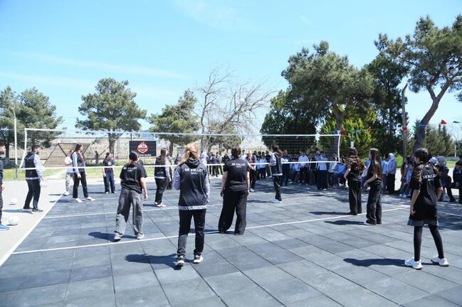 "DH Volley" komandası voleybol meydançası inşa edib - Şəkillər