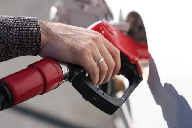 Rusiya hökuməti istehsalçılar üçün benzin ixracına qoyulan qadağanı ləğv edir