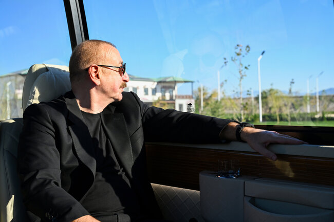 Prezident bu kəndləri gəzdi - Fotolar