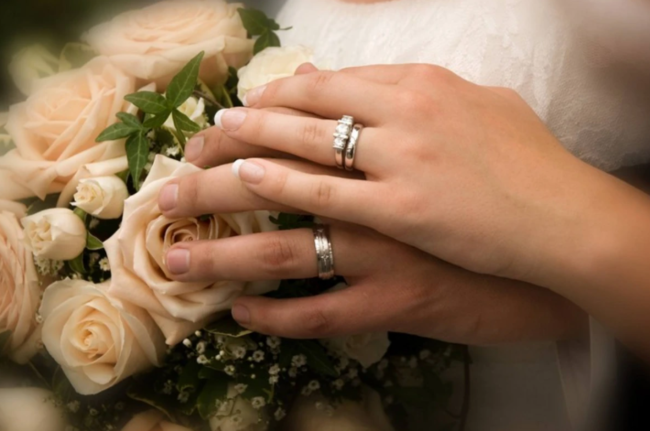 Azərbaycanda əcnəbilərlə nikahların sayı azalıb