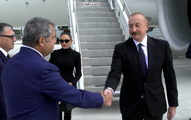 Prezident Nyu-Yorka getdi - Video