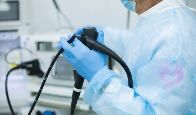 Rusiyalı kişinin mədəsindən 27 alışqan çıxardılar