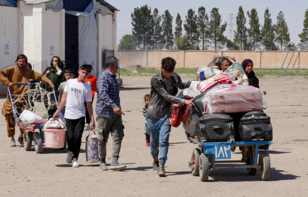 İran yüzminlərlə əfqan qaçqını Türkiyəyə göndərə bilər