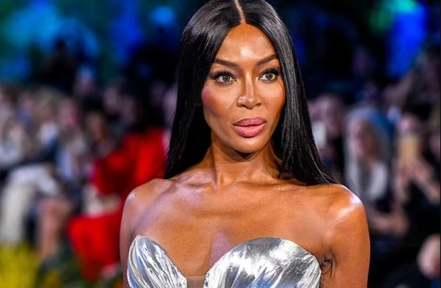 Dünya şöhrətli supermodel zorakılığa məruz qaldığını ETİRAF ETDİ