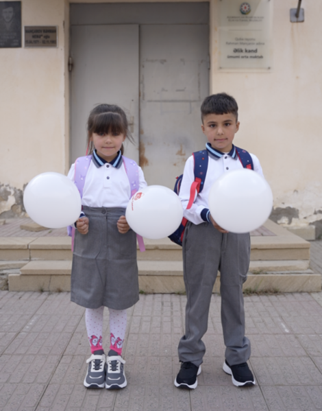 "Veysəloğlu-Distribusiya" ucqar kəndlərdə məktəblilərə dəstəyini davam etdirir