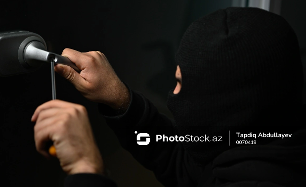 Bakıda evdən altı min manatlıq oğurluq edən şəxs saxlanılıb