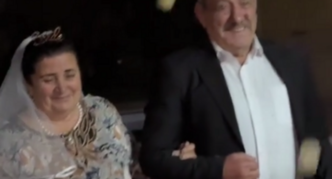 Evliliklərin 50 illiyini qeyd edən cütlük gündəm oldu - VİDEO