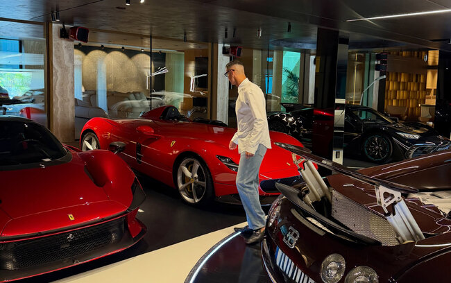 Ronaldonun 30 milyonluq "oyuncaq"ları... - Fotolar