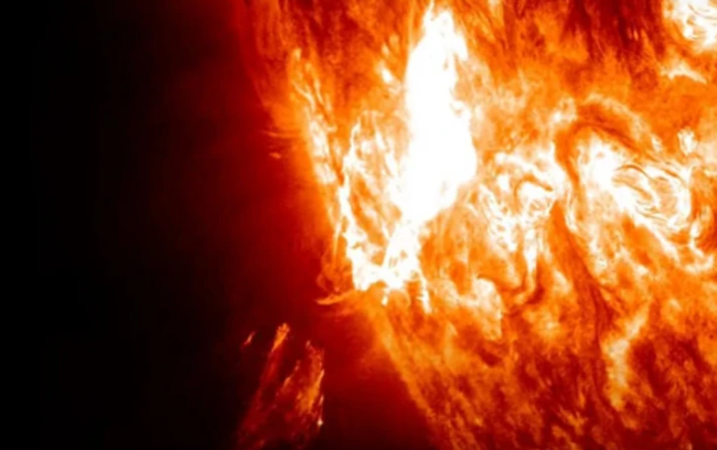 Həftə ərzində Günəşdə ikinci güclü parlayış: Maqnit qasırğası TƏHLÜKƏSİ var