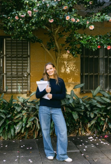 Sarayda böyüdü, amma ucuz mağazalardan geyinir - 600 illik ənənəni dəyişəcək