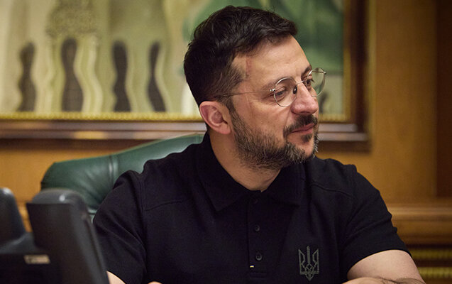 Zelenskinin üzünə nə olub? - Foto