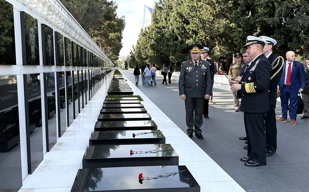 Azərbaycan müdafiə naziri ABŞ Mərkəzi Komandanlığının komandanı ilə görüşüb