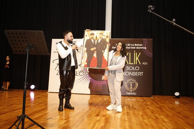 Rəvanın "Təklik" adlı solo konserti keçirildi-FOTOLAR