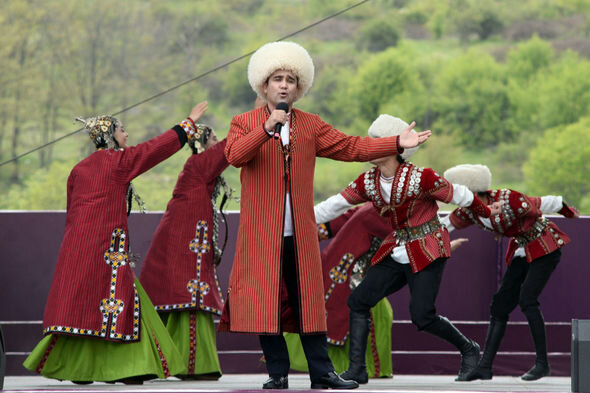 Cıdır düzündə "Xarıbülbül" festivalının açılış konserti olub - FOTO