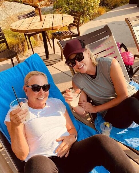 "Anam atamı öldürdü, ertəsi gün məni geyindirib məktəbə göndərdi" - Fotolar