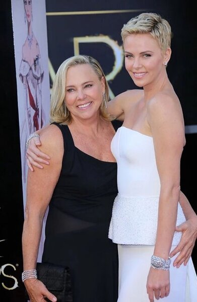 "Anam atamı öldürdü, ertəsi gün məni geyindirib məktəbə göndərdi" - Fotolar