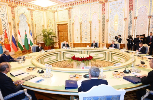 Əli Əsədov Düşənbədə MDB Hökumət Başçıları Şurasının iclasında iştirak edib