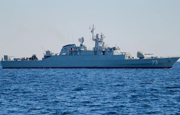 ABŞ İranın hərbi gəmisini vurdu: 100-dən çox ölən var