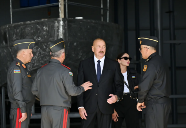 Prezident İlham Əliyev Hərbi Dəniz Qüvvələrində olub - FOTO