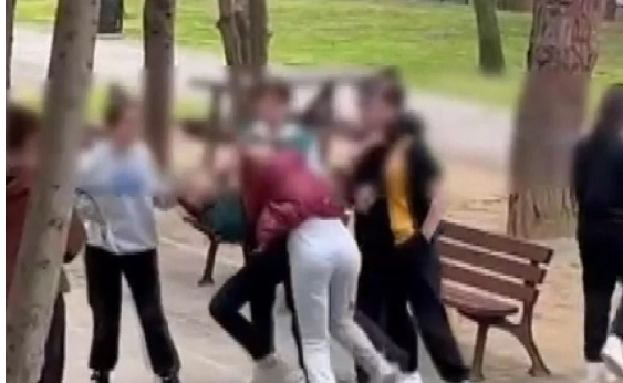 Tələbə qızlar saçyolduya çıxdılar - VİDEO