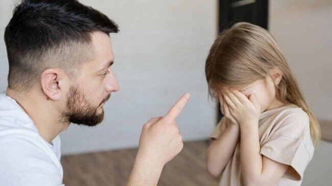 Uşağınıza zarafatla belə deməyin: Ruhuna zərər verən 10 cümlə