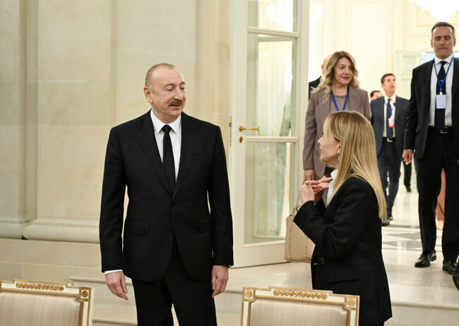 Prezidentin adından Meloninin şərəfinə şam yeməyi verildi - Fotolar