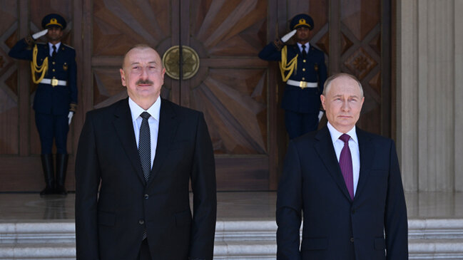 Vladimir Putin İlham Əliyevə zəng edib