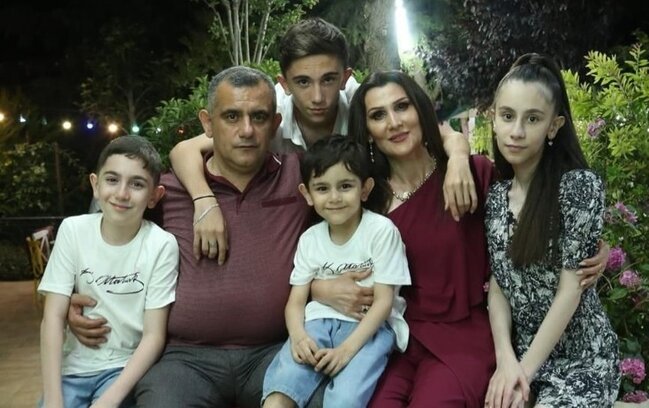 "Qızımın səsi var, amma o siyasəti seçdi"