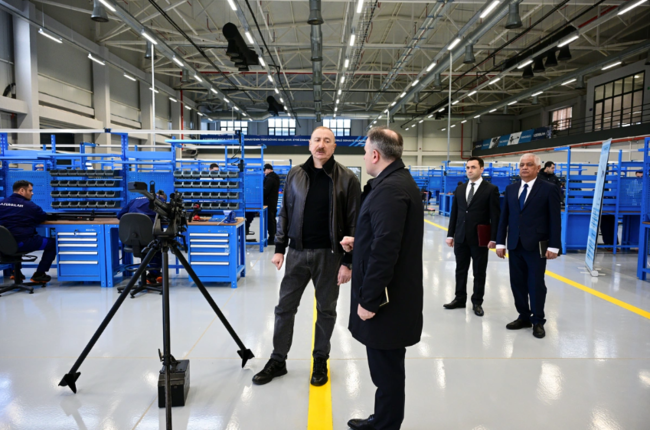 İlham Əliyev Tərtər elektromexanika zavodunun yenidənqurmadan sonra açılışında iştirak edib
