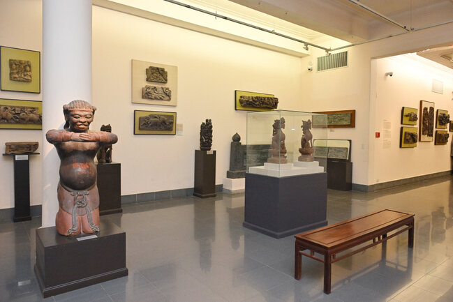 Leyla Əliyeva Vyetnamda muzeydə - Fotolar