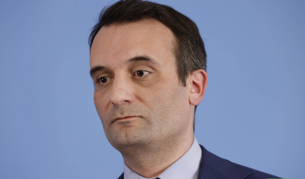 Fransalı siyasətçi Parisi hərbi əsir düşərgəsinə bənzədib