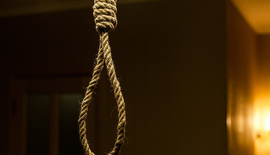 Bakıda 43 yaşlı kişi bibisinin evində özünü asdı