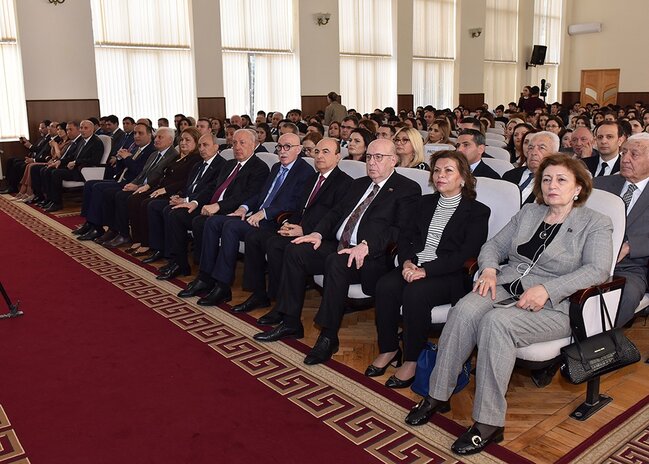 Sumqayıt Dövlət Universitetində "Sumqayıtlı gənc elçilər: Qərbi Azərbaycana qayıdış"mövzusunda konfrans keçirilib