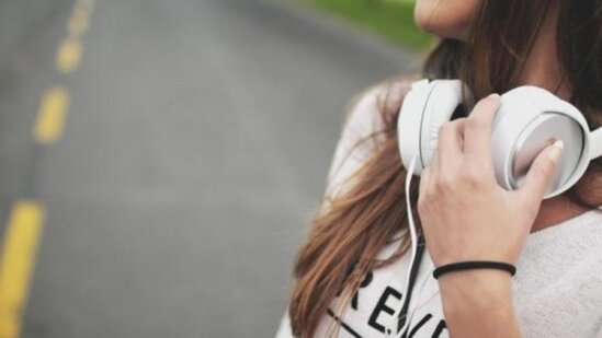 Qulaqlıqlar zərərlidir? - VİDEO