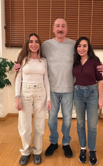 Prezidentin ad günündən ailə - Fotosu