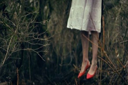 Məktəbli qız meşədə özünü asdı