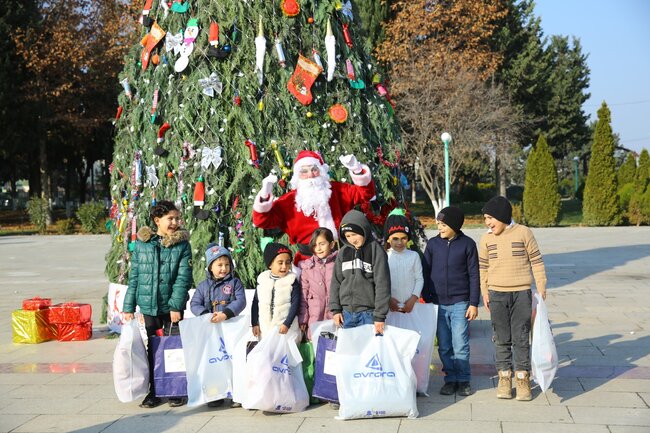 AVRORA QRUP YENİ İL ƏRƏFƏSİNDƏ UŞAQLARIN ARZULARINI REALLAŞDIRIB