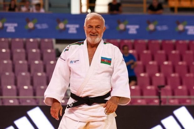 63 yaşlı idmançımız Avropa çempionatında qızıl medal qazandı - VİDEO