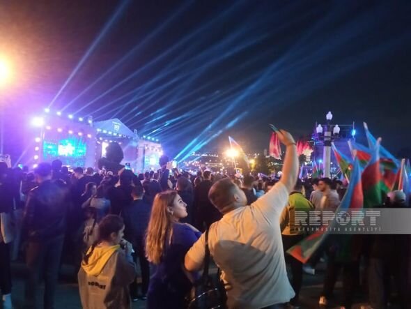 Heydər Əliyevin 100 illik yubileyi ilə əlaqədar bulvarda konsert başlayıb - FOTO