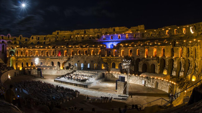 Afrikada gözəlliyi ilə hər kəsi valeh edən nəhəng amfiteatr: Harada yerləşir?