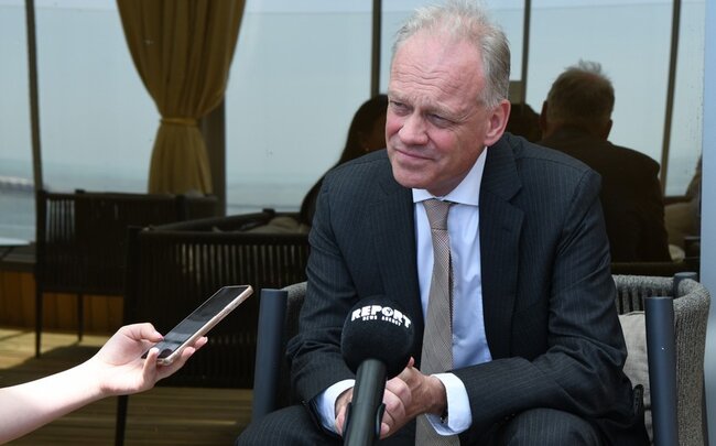 Avropa Komissiyasının rəsmisi: Problemləri həll etmək üçün çox iş var